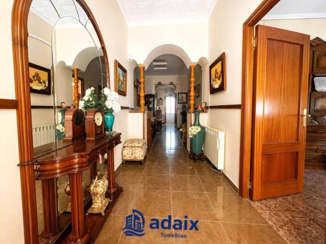Chalet en venta en Tomelloso, Castilla-La Mancha