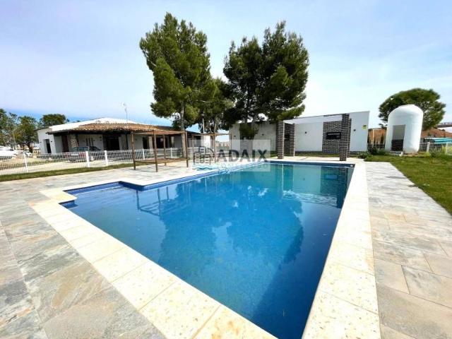 Chalet en venta en Tomelloso, Castilla-La Mancha