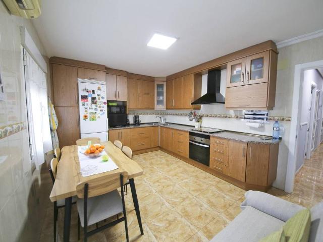 Chalet en venta en Tomelloso, Castilla-La Mancha