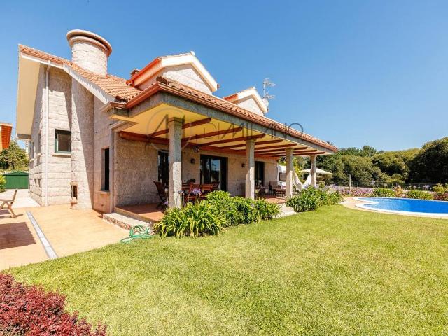 Chalet en venta en Tomiño, O Seixo