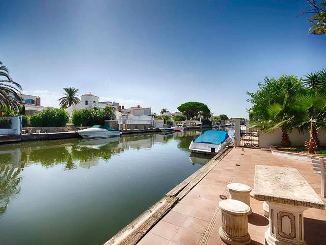 Chalet en venta en Castelló D'empúries, Girona