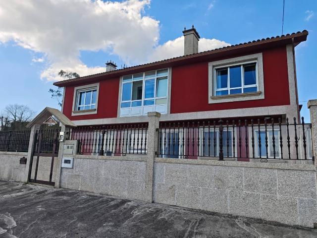 Chalet en venta en Ordes, Galicia