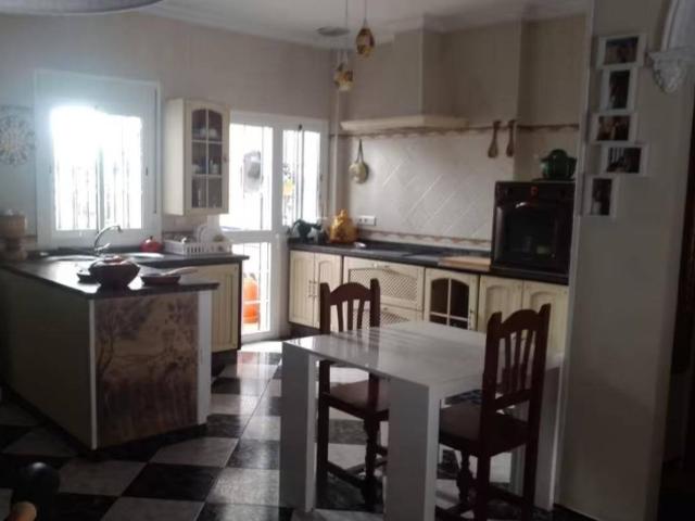 Chalet en venta en Utrera, Andalucía