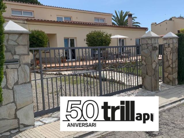 Villa en venta en Torroella De Montgrí