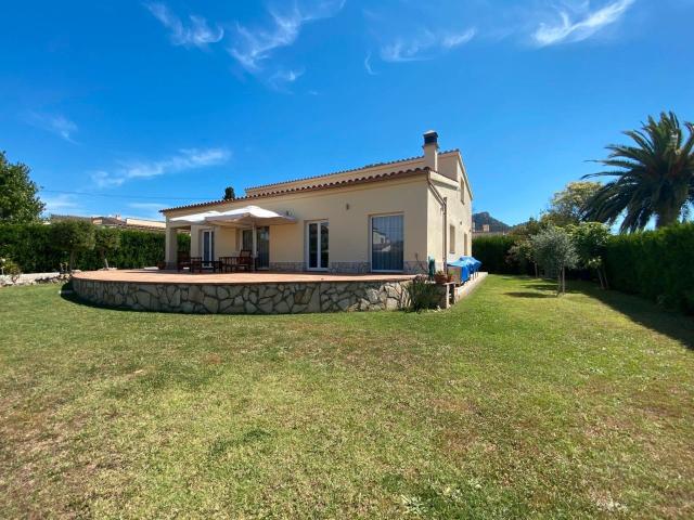Villa en venta en Torroella De Montgrí