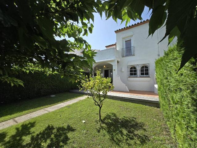Villa en venta en Torroella De Montgrí