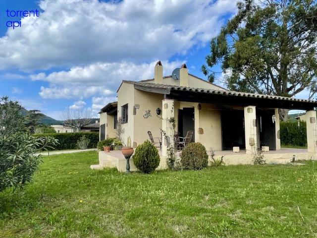 Villa en venta en Torroella De Montgrí