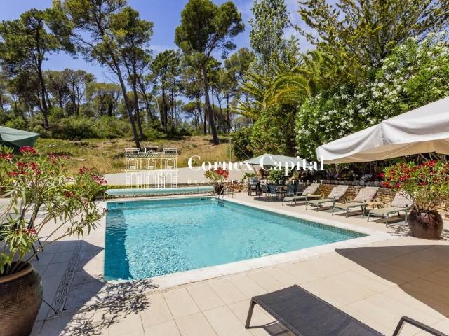 Villa en venta en Torroella De Montgrí