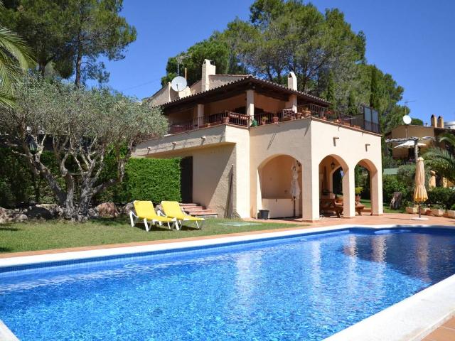 Villa en venta en Torroella De Montgrí