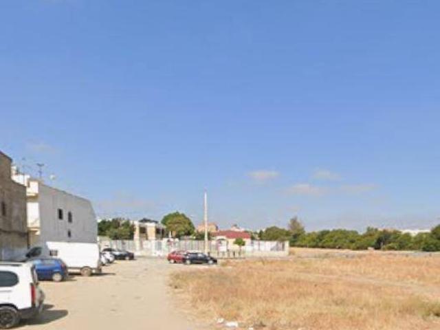 Villa en venta en Sevilla, El Arenal