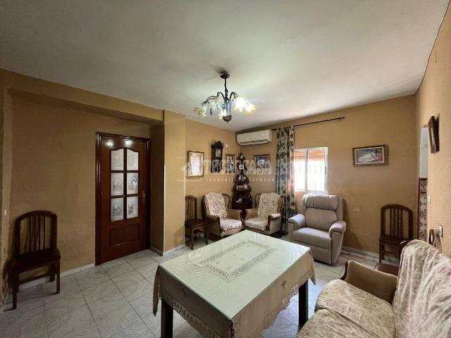 Villa en venta en Sevilla, El Arenal