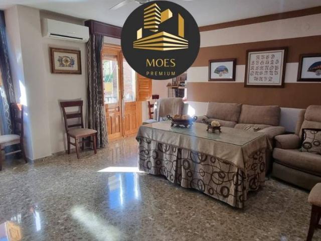 Chalet en venta en Torre Del Campo, Andalucía