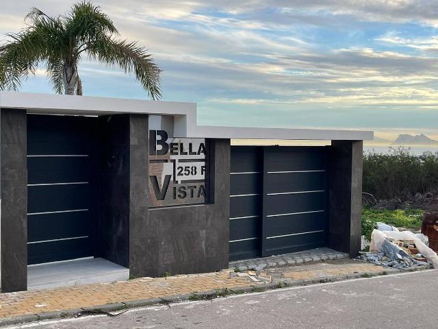 Chalet en venta en Sotogrande, Campo de Gibraltar