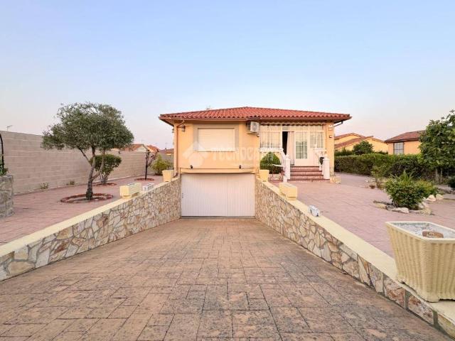 Chalet en venta en Torremocha De Jarama, Madrid