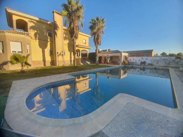 Chalet en venta en Torreperogil, Andalucía