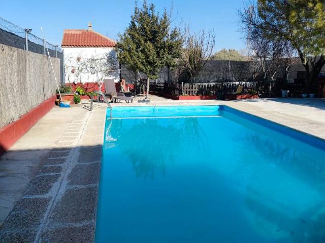Villa en venta en Torreperogil