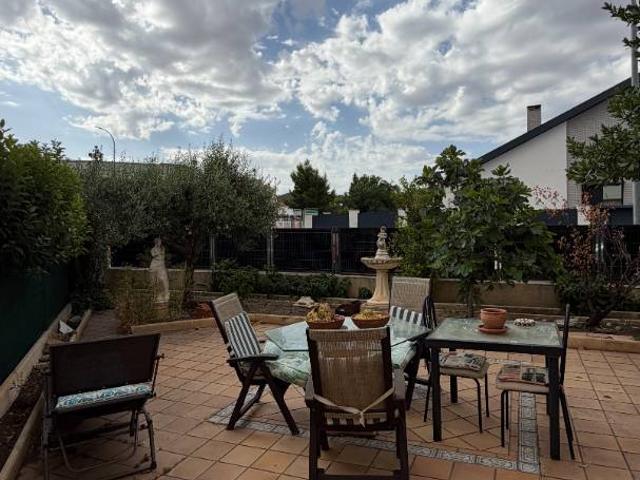 Chalet en venta en Torres De La Alameda, Madrid