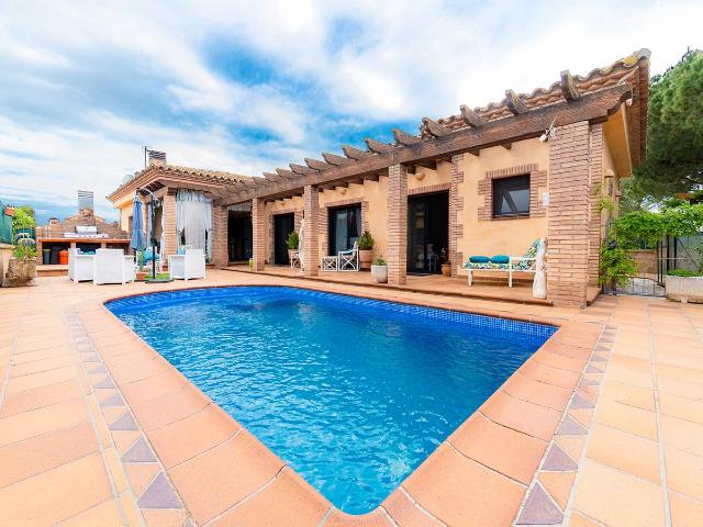 Villa en venta en Torroella De Fluvià