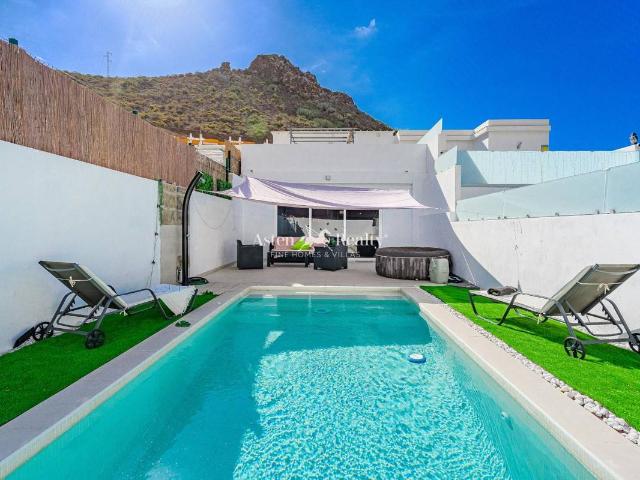 Chalet en venta en La Postura, Adeje
