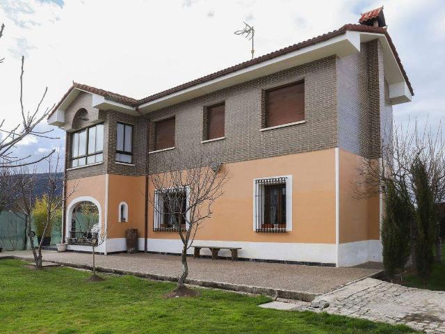 Chalet en venta en Trespaderne, Burgos