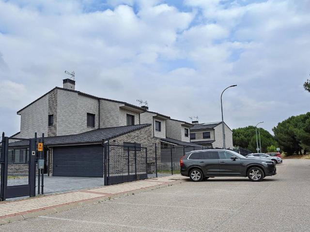 Villa en venta en Tudela De Duero, Virgen de la Guía