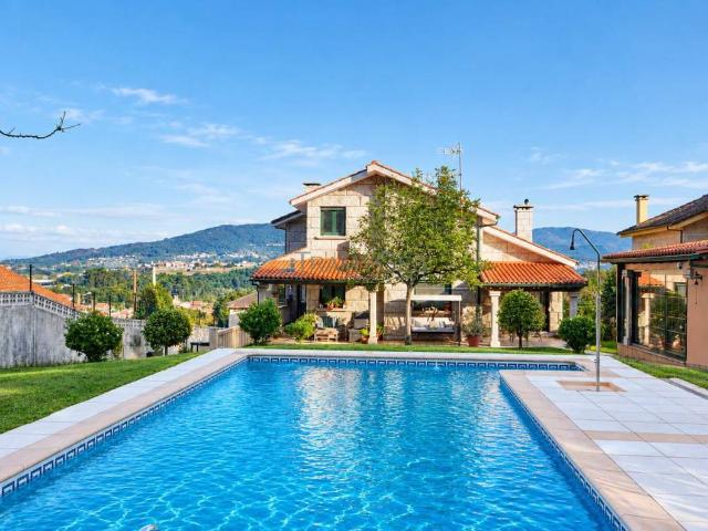 Chalet en venta en As Bornetas, Tui