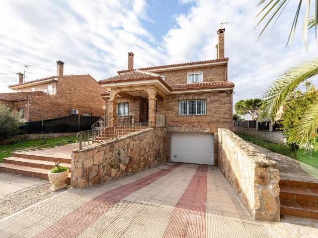 Villa en venta en Ugena, Urbanización Fuentevieja