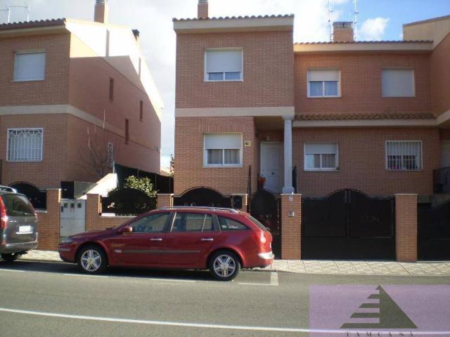 Villa en venta en Ugena, Urbanización Fuentevieja