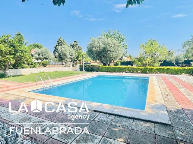 Villa en venta en Ugena, Urbanización Fuentevieja