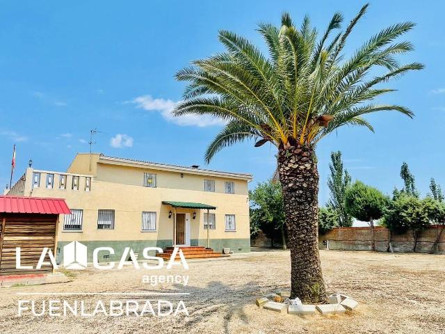 Villa en venta en Ugena, Urbanización Fuentevieja