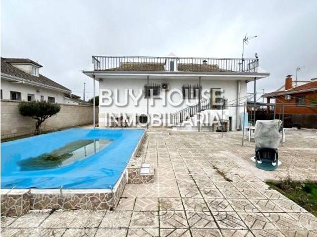 Chalet en venta en Ugena, Castilla-La Mancha