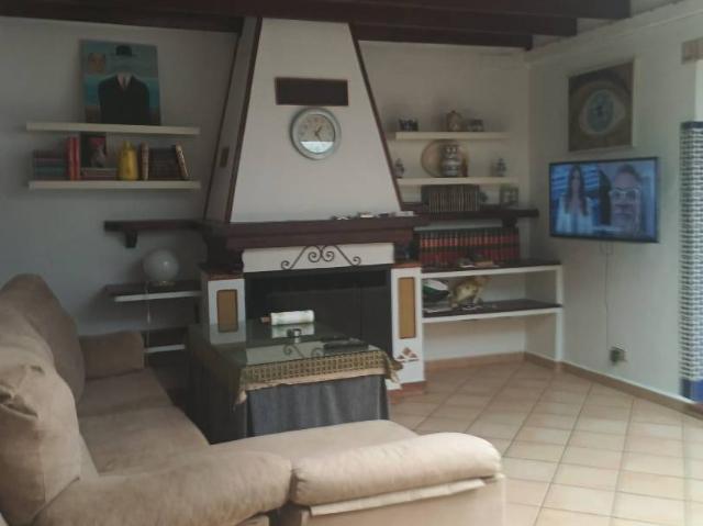Chalet en venta en Umbrete, Andalucía