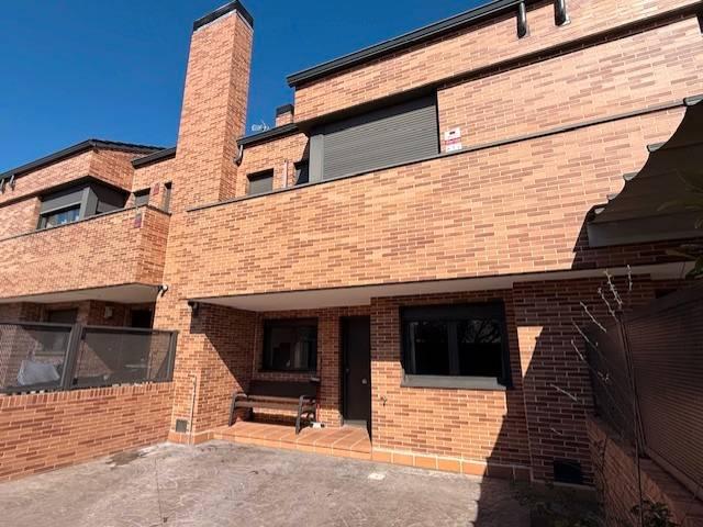 Chalet en venta en Meco, Madrid