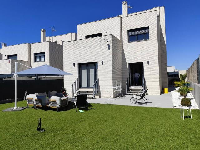 Chalet en venta en Arroyomolinos, Madrid