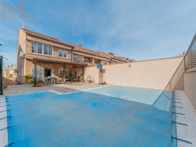 Villa en venta en Arroyomolinos