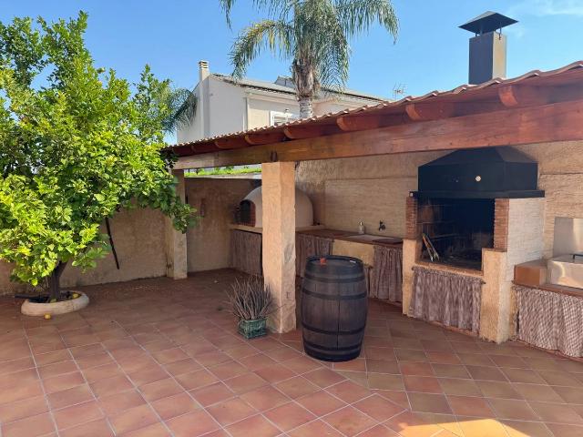 Chalet en venta en Llíria, València / Valencia