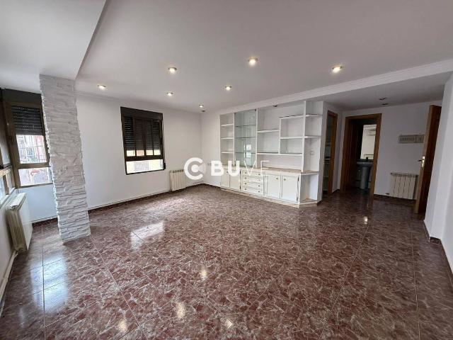 Chalet en venta en Utiel, València / Valencia