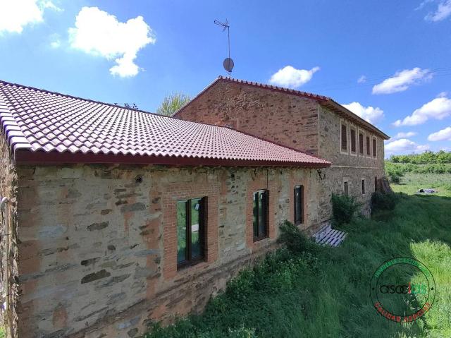 Chalet en venta en Val De San Lorenzo, Castilla y León