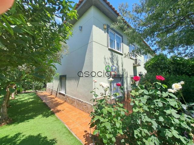 Villa en venta en Valdeaveruelo