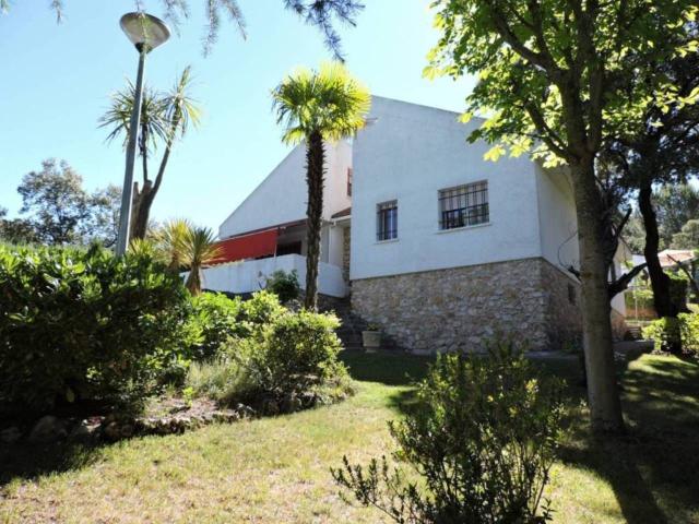 Villa en venta en Valdeaveruelo