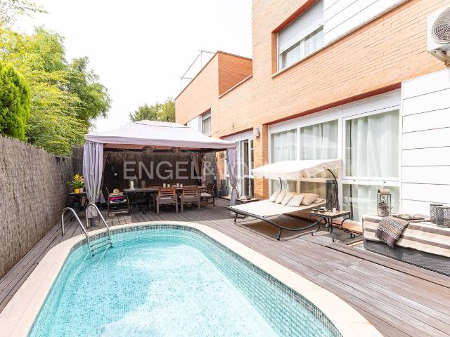 Villa en venta en Madrid, Cortes