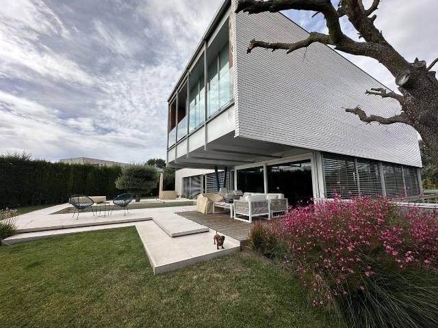 Villa en venta en Boadilla Del Monte
