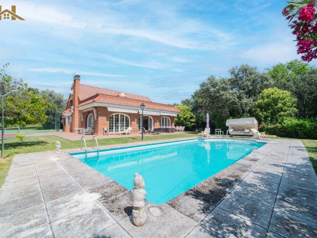 Villa en venta en Boadilla Del Monte