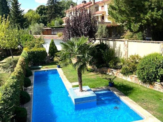 Chalet en venta en Sexmo de Lozoya, Valdemanco