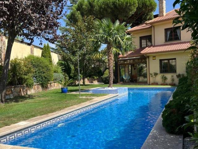 Chalet en venta en Sexmo de Lozoya, Valdemanco