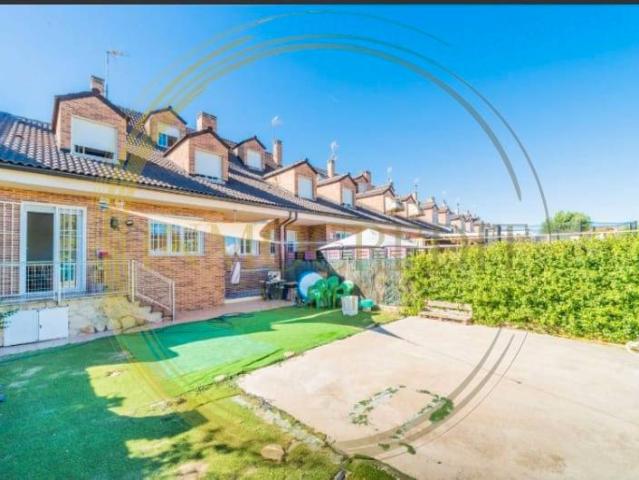 Villa en venta en Leganés, Flores