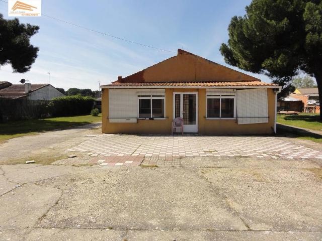 Chalet en venta en Valdestillas, Castilla y León