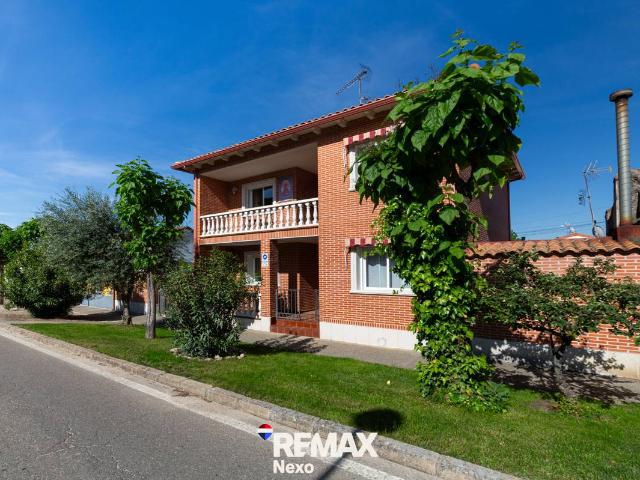 Chalet en venta en Valdestillas, Castilla y León