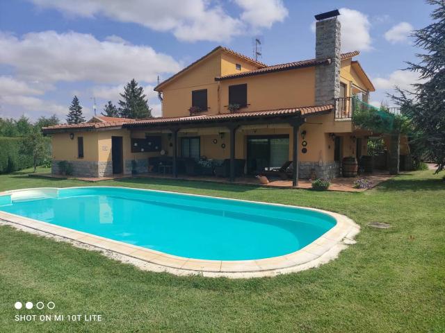 Chalet en venta en Valencia De Don Juan, Castilla y León