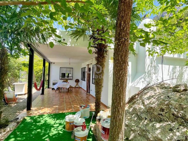 Villa en venta en Vall De Gallinera, Benissivà